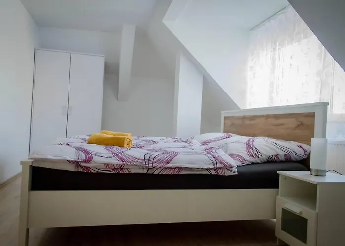 Lovely 2 Bedroom Apartment Lemon Grass In Central Lindau